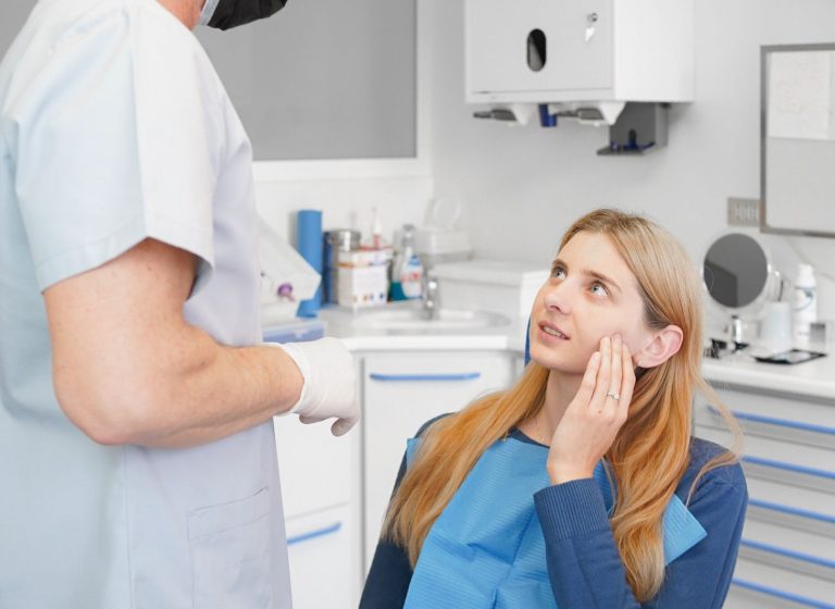 SFONDO 4 - Dentista a Milano Come curare gengive infiammate e parodontite